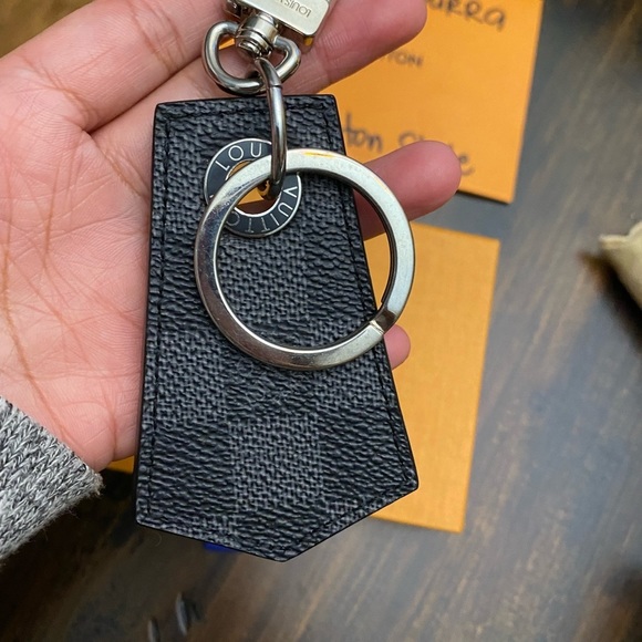 Lv ENCHAPPES KEY HOLDER - Picture 9 of 9